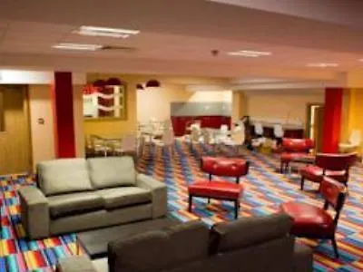 Savoy Centre אכסניה *