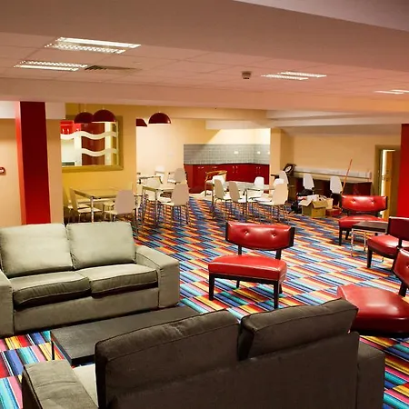 Savoy Centre אכסניה *