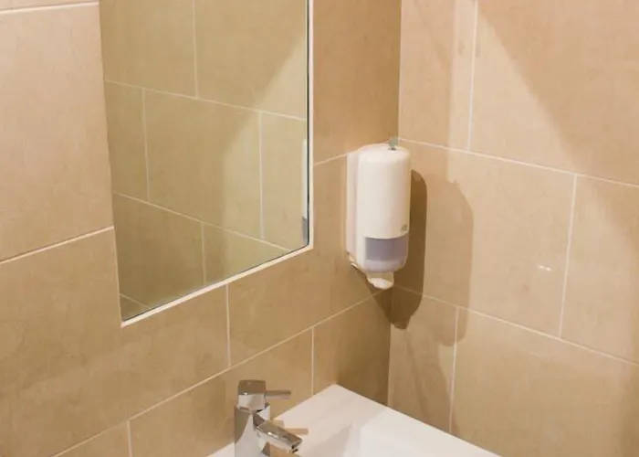 Savoy Centre Hostal Galway